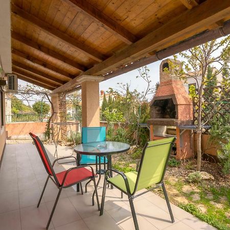 One Bedroom Apartment Near The Kamenjak Park In Prematura Premantura Exterior photo