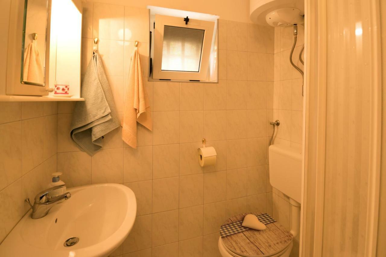 One Bedroom Apartment Near The Kamenjak Park In Prematura Premantura Exterior photo