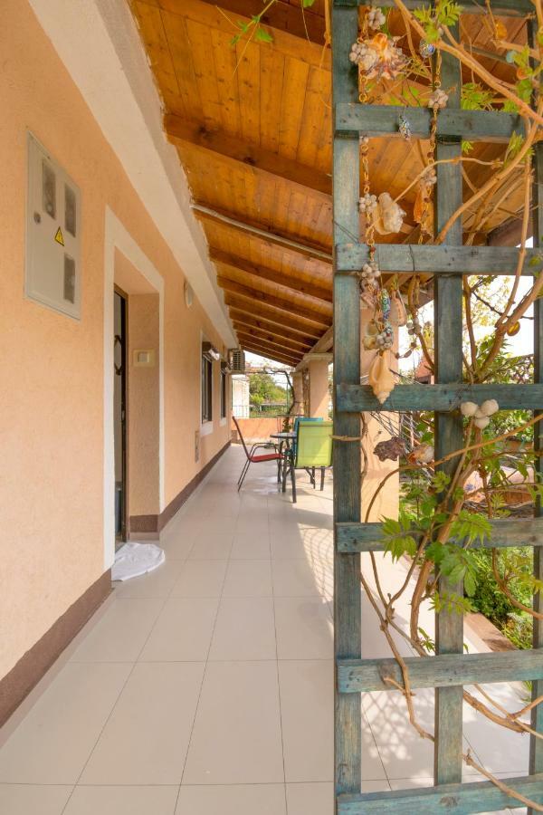 One Bedroom Apartment Near The Kamenjak Park In Prematura Premantura Exterior photo